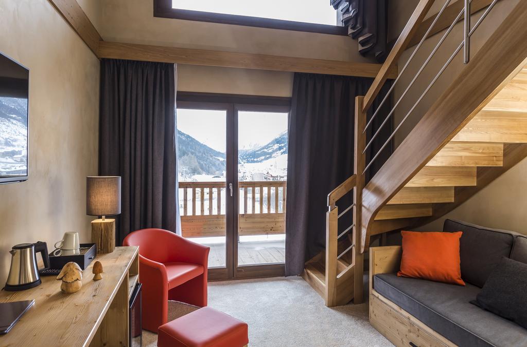 Hotel Saint Charles Val Cenis Lanslebourg-Mont-Cenis Exterior foto